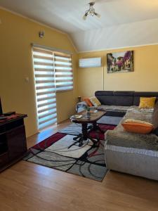 Χώρος καθιστικού στο Apartment Osmajic