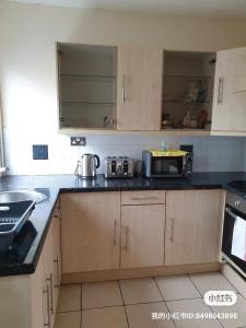 Kuchyň nebo kuchyňský kout v ubytování 3 bedroom house 20mins walk to Durham city centre