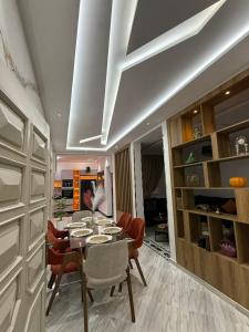 TV a/nebo společenská místnost v ubytování Housna B&B Marrakesh
