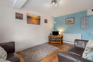 Posezení v ubytování Clover at Gorslwyd - Sound Retreat + 11 fotografií