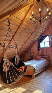 เตียงในห้องที่ Lāču namiņš/Bear house