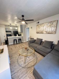 Gallery image of SKIP 4 STATE FAIR l DT Dallas l FIFA READY l Staycation 1Bd1Ba in Dallas +11 photos