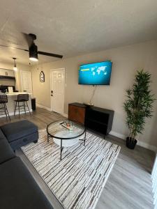 Gallery image of SKIP 4 STATE FAIR l DT Dallas l FIFA READY l Staycation 1Bd1Ba in Dallas