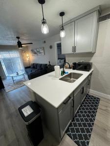 Gallery image of SKIP 4 STATE FAIR l DT Dallas l FIFA READY l Staycation 1Bd1Ba in Dallas +10 photos