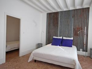 Φωτογραφία από το άλμπουμ του Grande maison familiale avec piscine couverte et WiFi en campagne - FR-1-497-46 σε Laleu