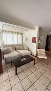 Khu vực ghế ngồi tại Cobertura quadra MAR em Meia Praia - 100m do mar