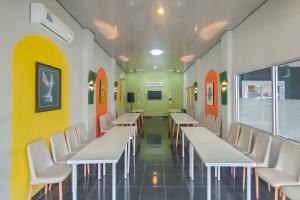 Οι επιχειρηματικές εγκαταστάσεις ή/και οι αίθουσες συνεδριάσεων στο RedDoorz Syariah at Oemah 85 Purwokerto