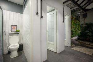 Bilik mandi di Huma Yogyakarta Hostel