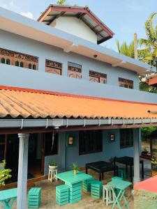 Gallery image of The Curry Lodge - Thimbiriya in Habaraduwa +19 photos