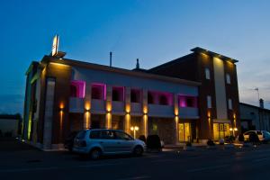 Clădirea în care este situat/ăhotelul