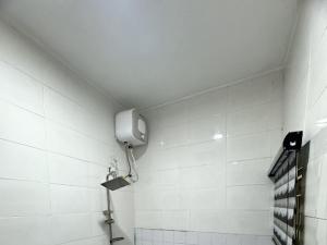 Bathroom sa Dee OS' Hotel