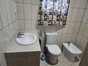 Ένα μπάνιο στο King's apartment