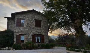 サン・セヴェリーノ・マルケにあるCasale il Cerquetoのギャラリーの写真 +45枚の写真