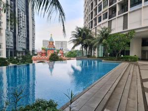 Kolam renang di atau dekat dengan 2-9pax FAMILY SUITE, i-CITY, Shah Alam, Beside Theme Park, WIFI 50-55"TV