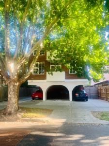 Gallery image of Cosy One Bedroom Apt Next to Park! in Melbourne