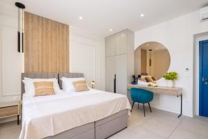 Posteľ alebo postele v izbe v ubytovaní 48 Luxury Apartment Split