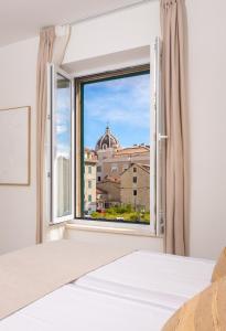 Posteľ alebo postele v izbe v ubytovaní 48 Luxury Apartment Split