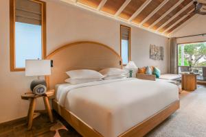 Фотография из галереи NH Collection Maldives Reethi Resort на Атолле Баа