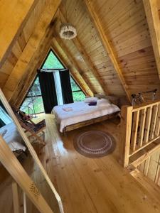 - une chambre dans une cabane dans les arbres dans l'établissement Villa Cottage Merisi, à Inasharidzeebi