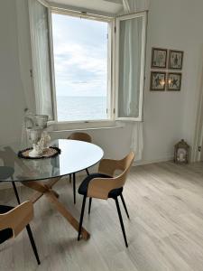 Posezení v ubytování Vista Mare + 12 fotografií