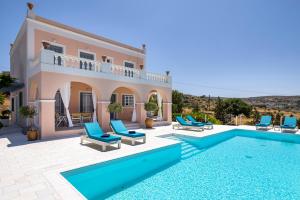 The swimming pool at or close to Villa Casa Del Sol Syros