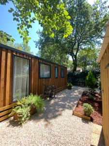 Cottage Prestige 641外面的花园