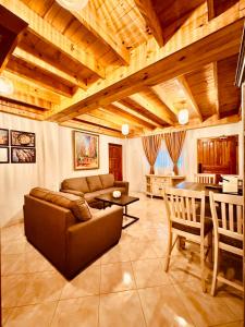 Posezení v ubytování Sangria-Luna Resort and Hotel