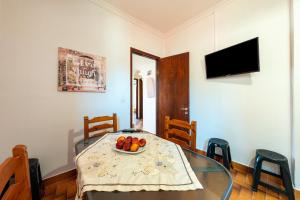 Μια τηλεόραση ή/και κέντρο ψυχαγωγίας στο Ismini Apartment