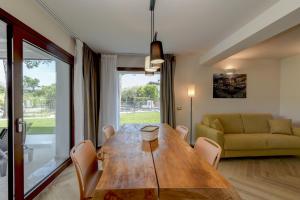 Posezení v ubytování Gardaliva by the lake in Manerba del Garda