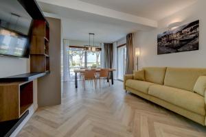 Posezení v ubytování Gardaliva by the lake in Manerba del Garda