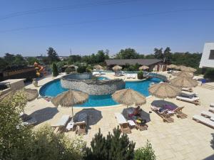 Bazén v ubytování Complex Casa Ani nebo v jeho okolí