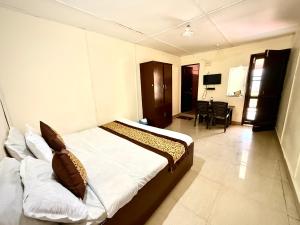 Фотография из галереи Hotel Kalka And Restaurant Patnitop в городе Kūd +52 фотографии