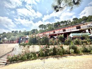 Фотография из галереи Hotel Kalka And Restaurant Patnitop в городе Kūd