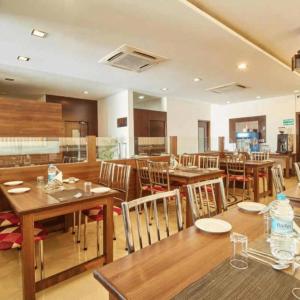 Restaurace v ubytování Hotel Shree Sai Wada
