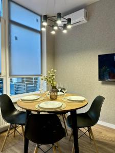 Φωτογραφία από το άλμπουμ του Стильна квартира біля пляжу Аркадія στην Οδησσό