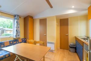 Φωτογραφία από το άλμπουμ του Mobilhome La Clairière σε Saint-Pompont