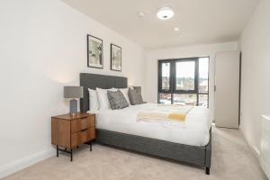 Ảnh trong thư viện ảnh của Birchgrove Pepperpot House Exclusively for 65s ở Godalming