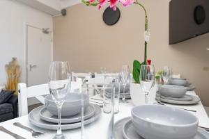Ảnh trong thư viện ảnh của Open Mind Property - Hot Tub, 7 Beds & Free Parking ở Portsmouth