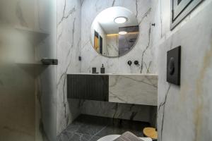 Bilik mandi di Villa Andriano +56 gambar