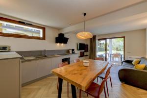 Kuchyň nebo kuchyňský kout v ubytování Gardaliva 7 By The Lake