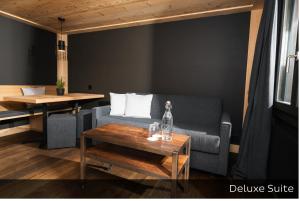 Een zitgedeelte bij Hotel Arc-en-ciel Gstaad