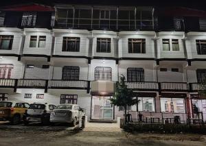 Tòa nhà nơi khách sạn tọa lạc