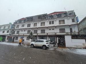 Hotel Mahadev trong mùa đông