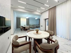 Khu vực ghế ngồi tại Panorama Deluxe Gabala