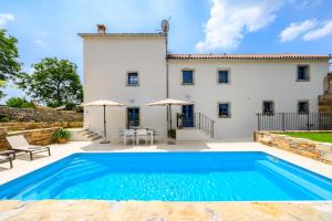 La alberca dentro o cerca de Casa Belinda in Klarići - Haus für 4 Personen