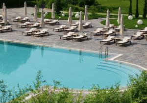 Bazén v ubytování Sheraton Istanbul Atakoy Hotel nebo v jeho okolí