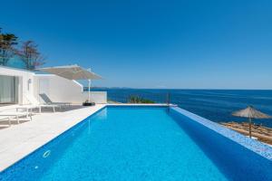 Bazén v ubytování Villa Mediterraneo by Mallorca House Rent nebo v jeho okolí
