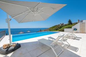 Bazén v ubytování Villa Mediterraneo by Mallorca House Rent nebo v jeho okolí