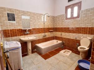 Ένα μπάνιο στο Deluxe SIWA +6 φωτογραφίες