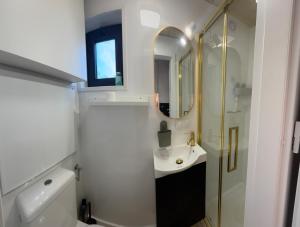 Ένα μπάνιο στο Wyspiarze - Tiny House Wyspa Sobieszewska